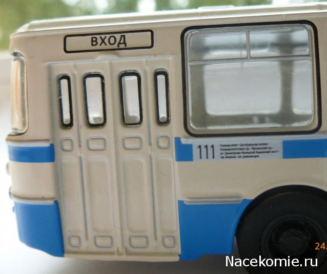 Модель автобуса ЛиАЗ-677 в масштабе 1:72