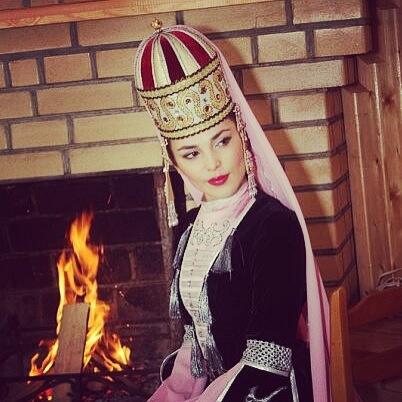 Куклы в народных костюмах №15 Кукла в осетинском девичьем костюме