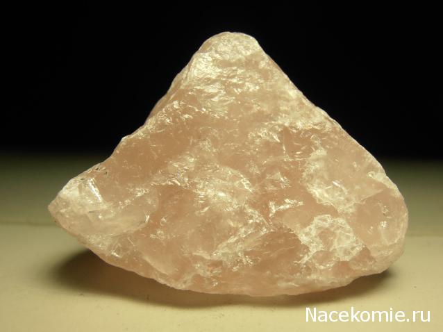 Минералы Сокровища Земли №2 - Розовый кварц