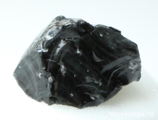 Минералы Сокровища Земли №3 - Черный обсидиан