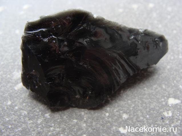 Минералы Сокровища Земли №3 - Черный обсидиан
