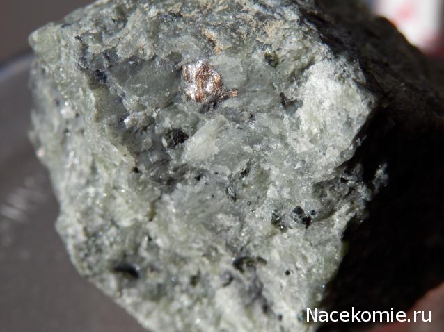 Минералы Сокровища Земли №7 - Оливин