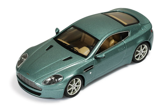 Суперкары №25 Aston Martin AMV8 фото модели, обсуждение