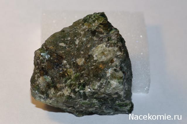 Минералы Сокровища Земли №7 - Оливин