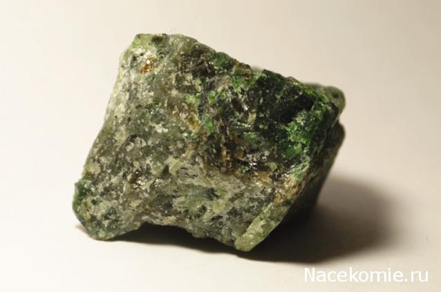 Минералы Сокровища Земли №7 - Оливин