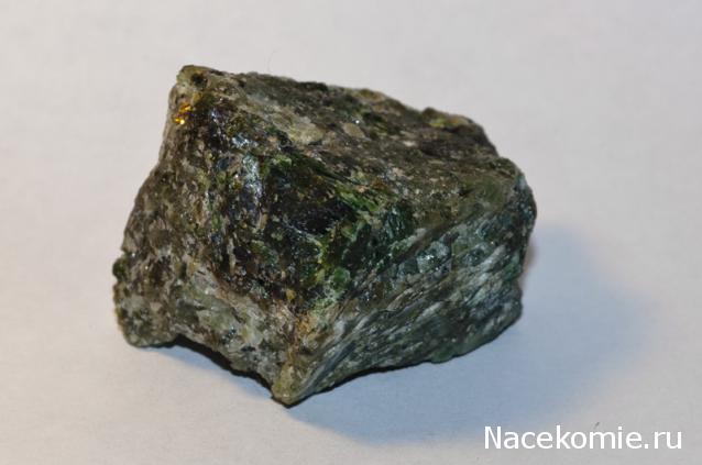 Минералы Сокровища Земли №7 - Оливин