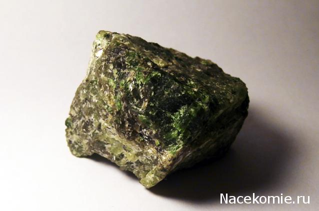 Минералы Сокровища Земли №7 - Оливин