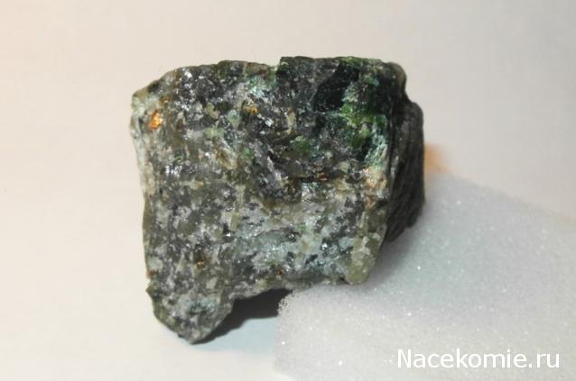 Минералы Сокровища Земли №7 - Оливин