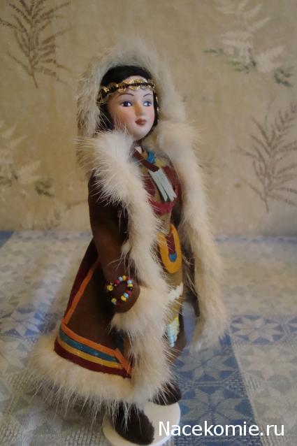Куклы в народных костюмах №47 Кукла в эвенкийском зимнем костюме