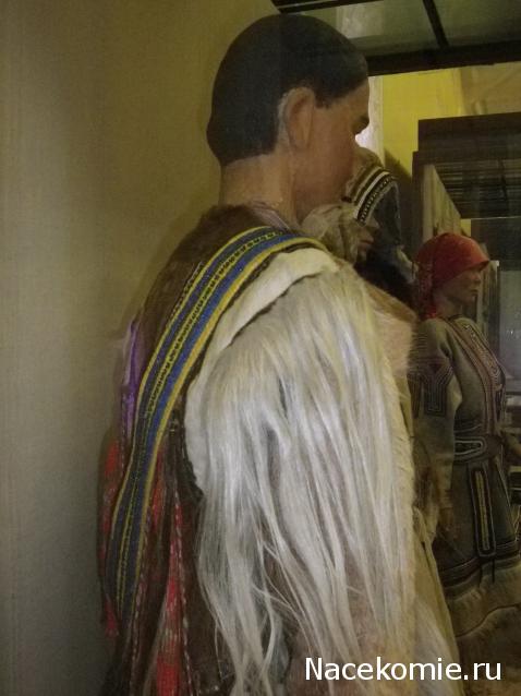 Куклы в народных костюмах №47 Кукла в эвенкийском зимнем костюме