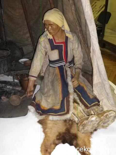 Куклы в народных костюмах №47 Кукла в эвенкийском зимнем костюме