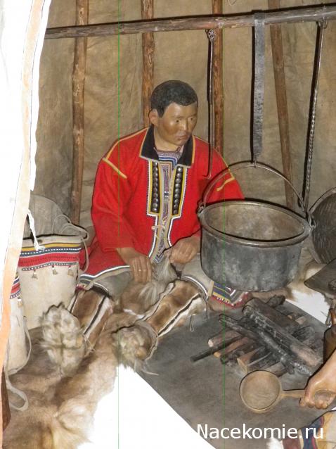 Куклы в народных костюмах №47 Кукла в эвенкийском зимнем костюме