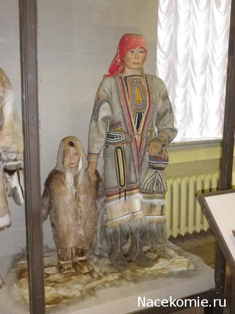 Куклы в народных костюмах №47 Кукла в эвенкийском зимнем костюме