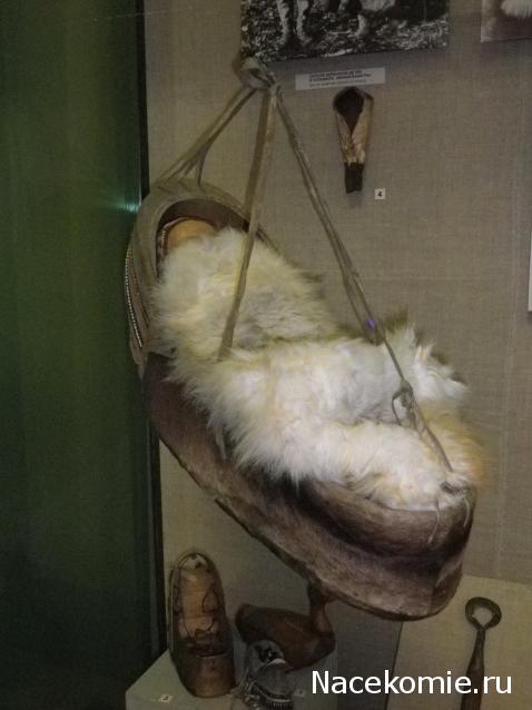 Куклы в народных костюмах №47 Кукла в эвенкийском зимнем костюме