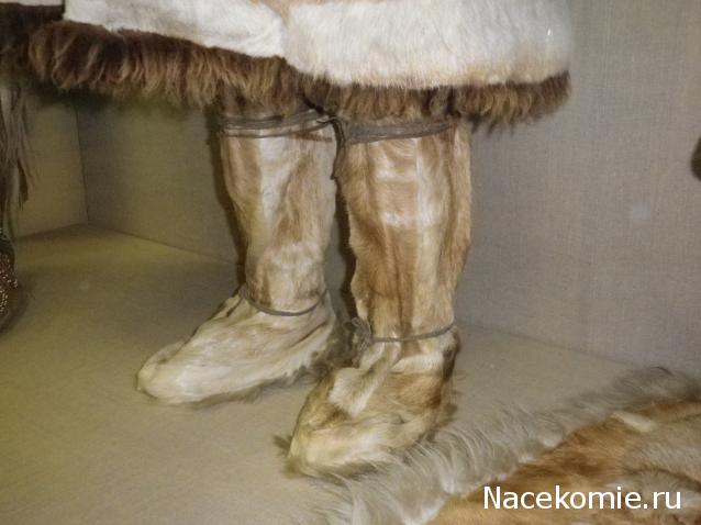 Куклы в народных костюмах №47 Кукла в эвенкийском зимнем костюме