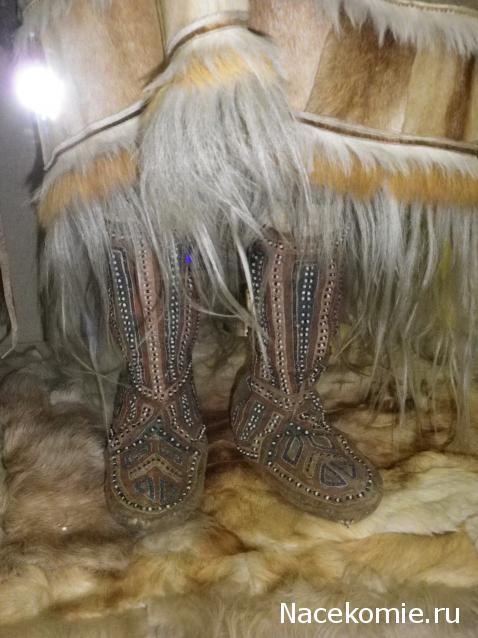 Куклы в народных костюмах №47 Кукла в эвенкийском зимнем костюме