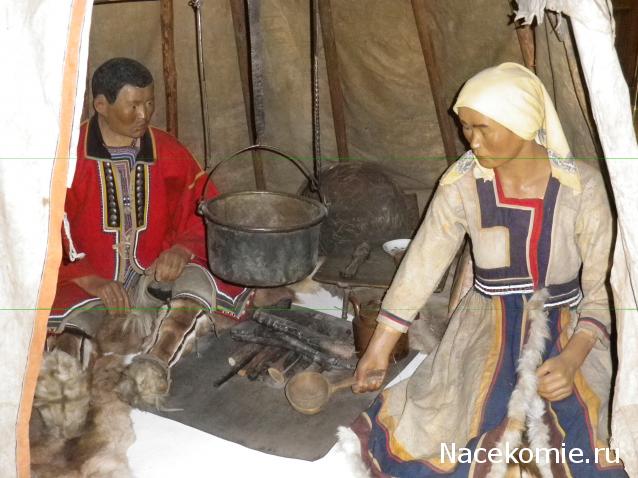 Куклы в народных костюмах №47 Кукла в эвенкийском зимнем костюме