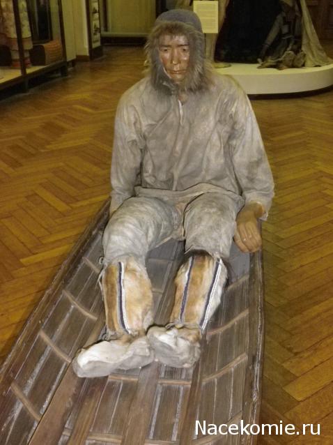 Куклы в народных костюмах №47 Кукла в эвенкийском зимнем костюме