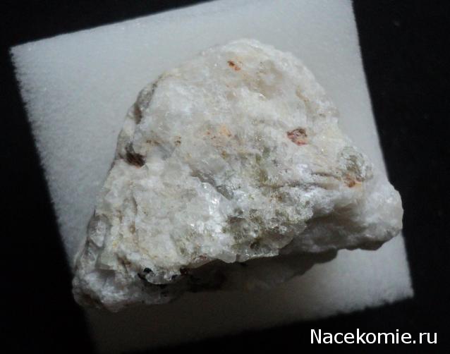 Минералы Сокровища Земли №13 - Альбит