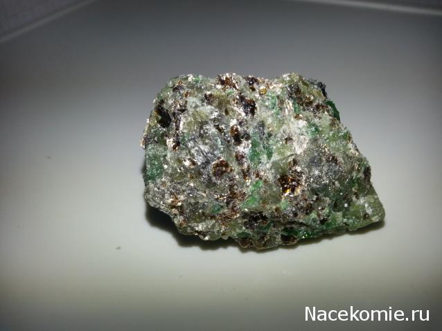 Минералы Сокровища Земли №7 - Оливин