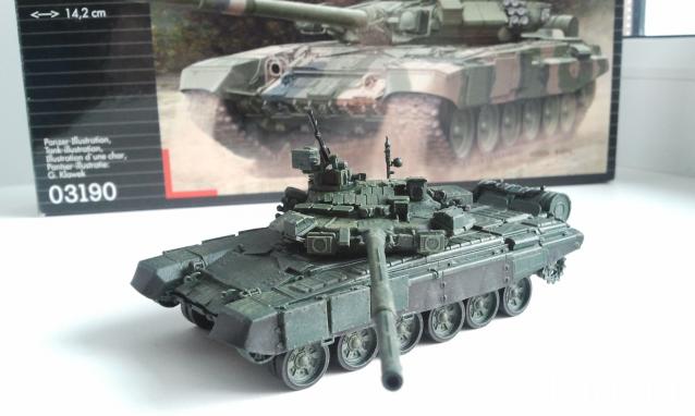 T-90  новинка от Revell