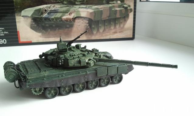 T-90  новинка от Revell