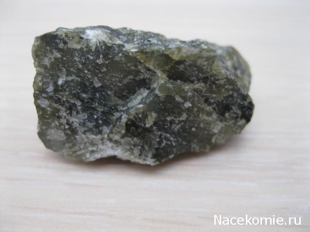 Минералы Сокровища Земли №10 - Лабрадор