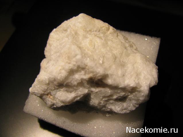 Минералы Сокровища Земли №13 - Альбит