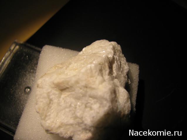 Минералы Сокровища Земли №13 - Альбит