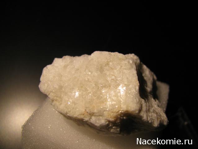 Минералы Сокровища Земли №13 - Альбит