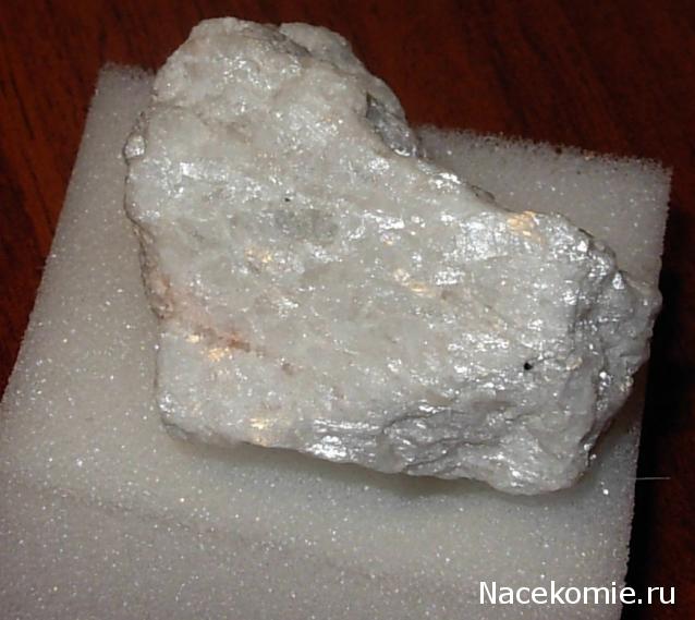 Минералы Сокровища Земли №13 - Альбит