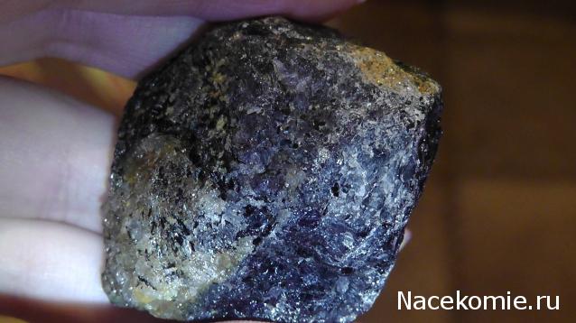 Минералы Сокровища Земли №16 - Кордиерит