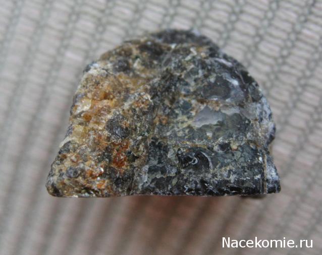 Минералы Сокровища Земли №16 - Кордиерит