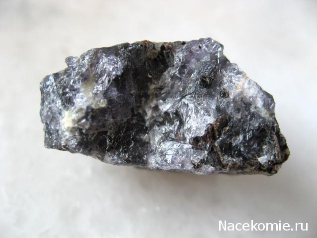 Минералы Сокровища Земли №16 - Кордиерит