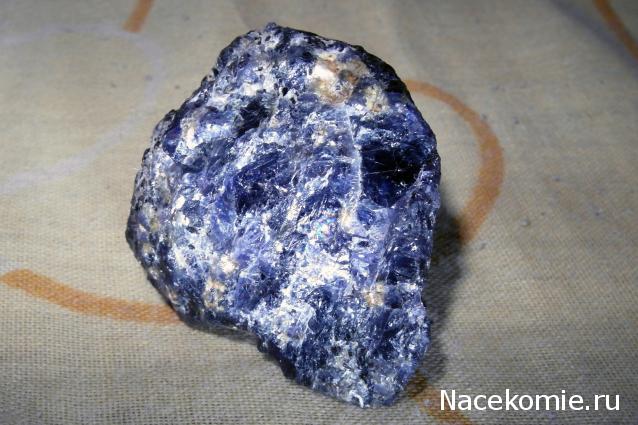 Минералы Сокровища Земли №16 - Кордиерит