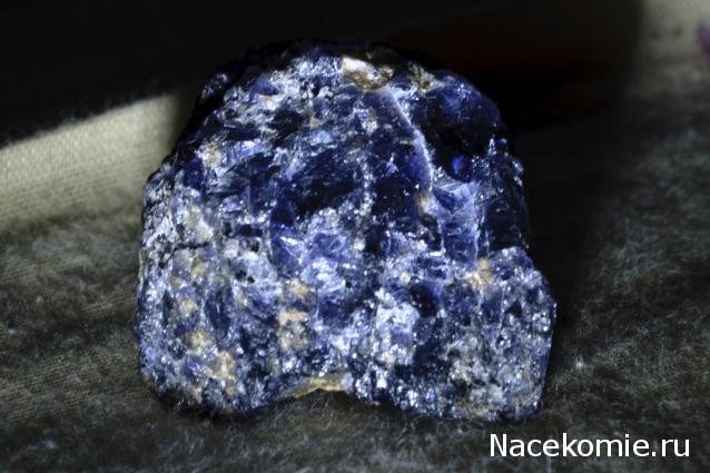 Минералы Сокровища Земли №16 - Кордиерит