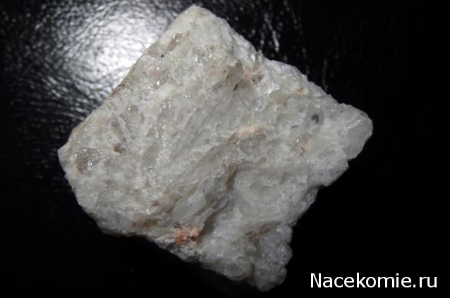 Минералы Сокровища Земли №13 - Альбит