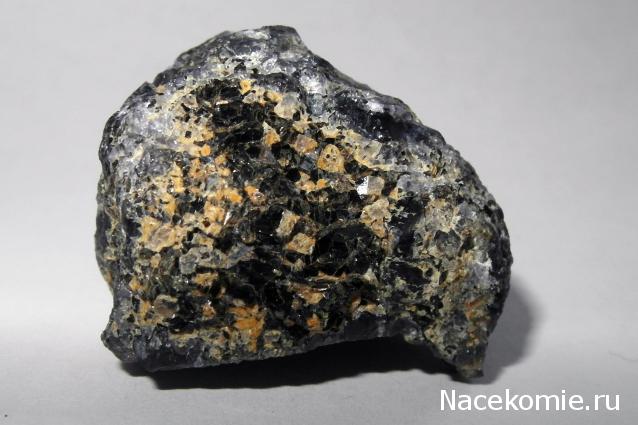 Минералы Сокровища Земли №16 - Кордиерит