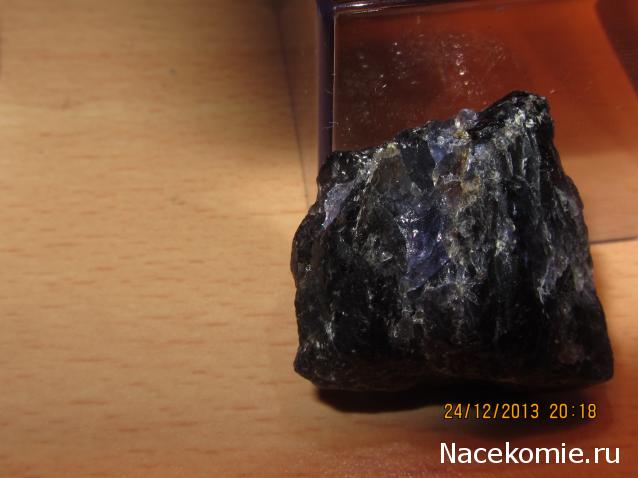 Минералы Сокровища Земли №16 - Кордиерит