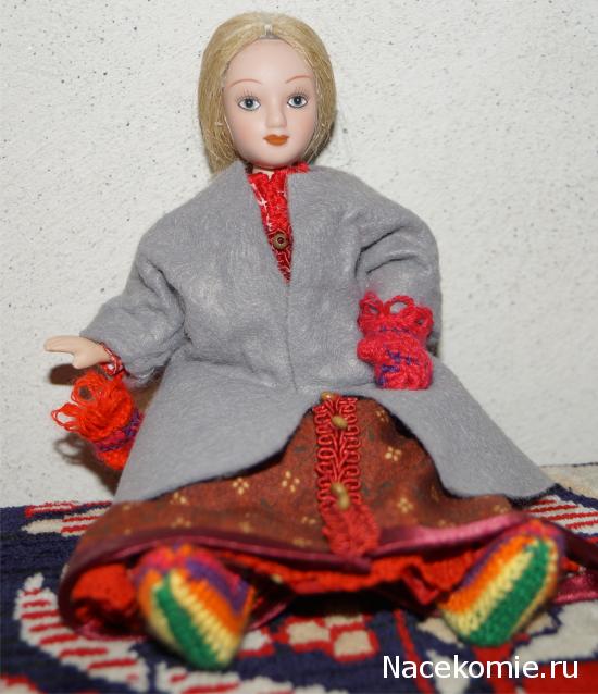 Куклы в народных костюмах №39 Кукла в карельском зимнем костюме