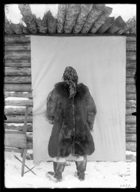 Куклы в народных костюмах №51 Кукла в чукотском зимнем костюме