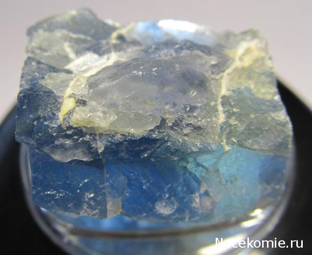 Минералы Сокровища Земли №20 - Флюорит