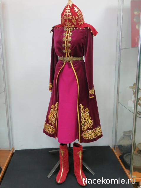 Куклы в народных костюмах №15 Кукла в осетинском девичьем костюме