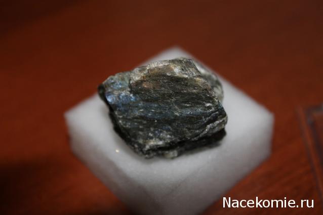 Минералы Сокровища Земли (2013) - График Выхода и обсуждение