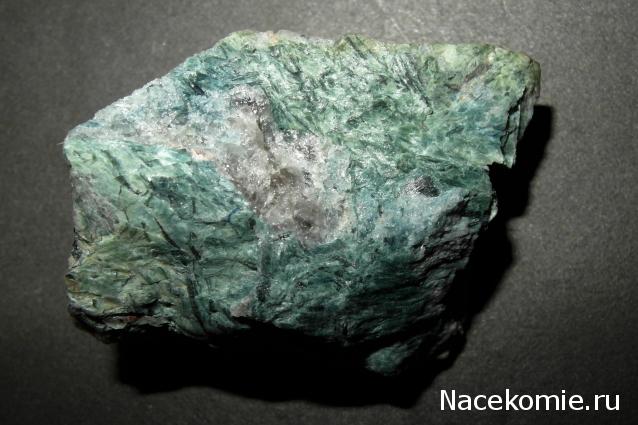 Минералы Сокровища Земли №18 - Дюмортьерит