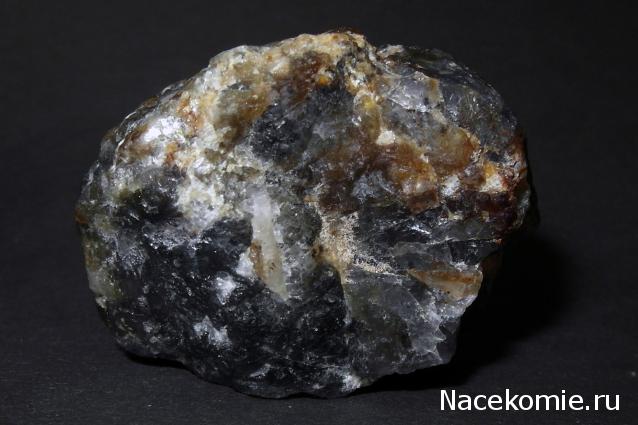 Минералы Сокровища Земли №16 - Кордиерит