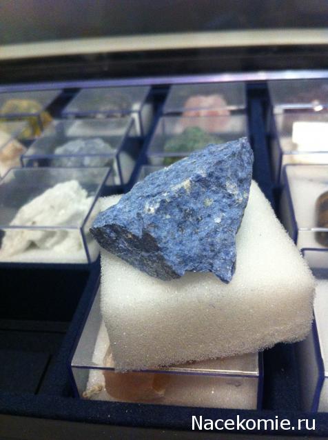 Минералы Сокровища Земли №18 - Дюмортьерит