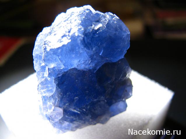 Минералы Сокровища Земли №20 - Флюорит