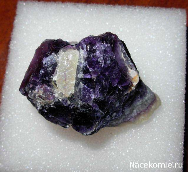 Минералы Сокровища Земли №20 - Флюорит