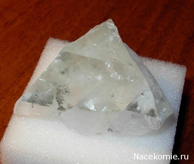 Минералы Сокровища Земли №20 - Флюорит